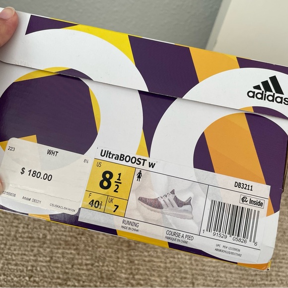 Adidas Ultraboost size 8.5 Women’s 🏃 - Picture 2 of 7